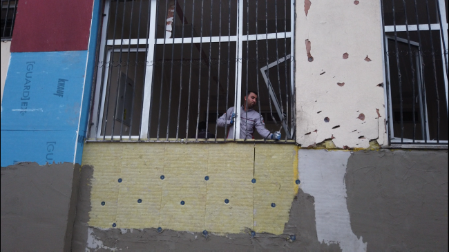 Saldırının hedefi olan okullarda onarım çalışmaları hızlı bir şekilde devam ediyor.